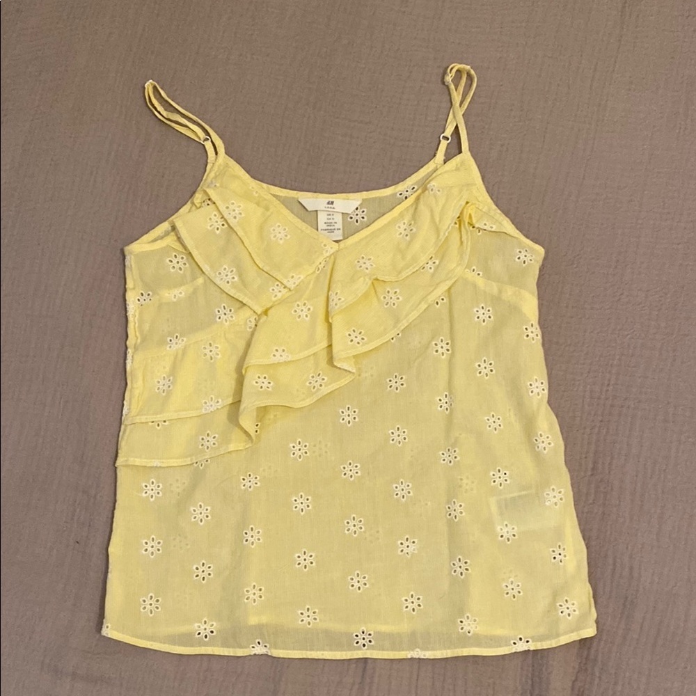 H&M Yellow Ruffled Sleeveless Top. Size 0